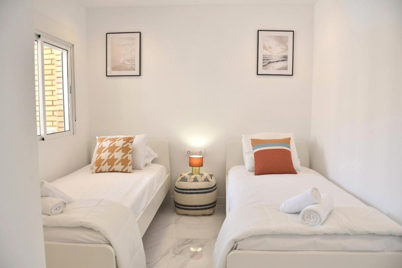 Myflats Deluxe Seafront Apartment อาเรนาเลส เดล ซอล ภายนอก รูปภาพ