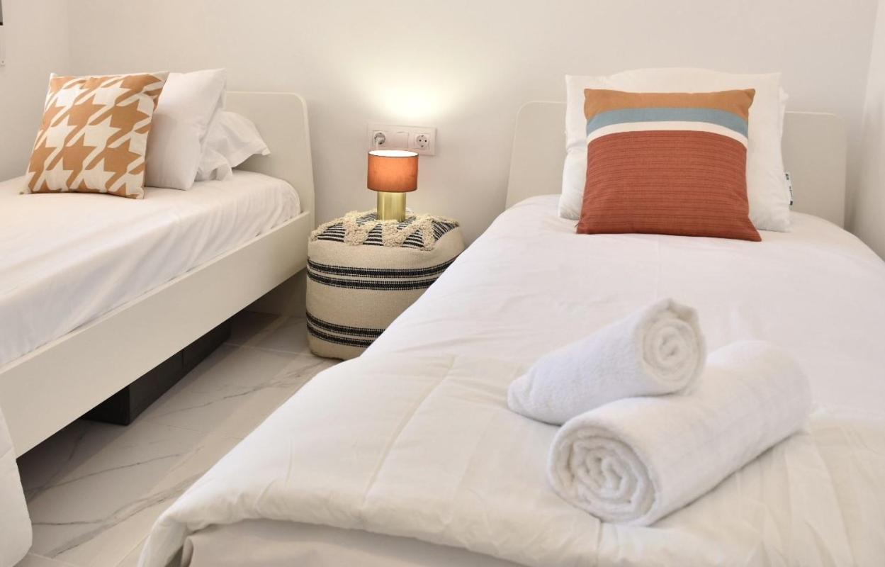 Myflats Deluxe Seafront Apartment อาเรนาเลส เดล ซอล ภายนอก รูปภาพ
